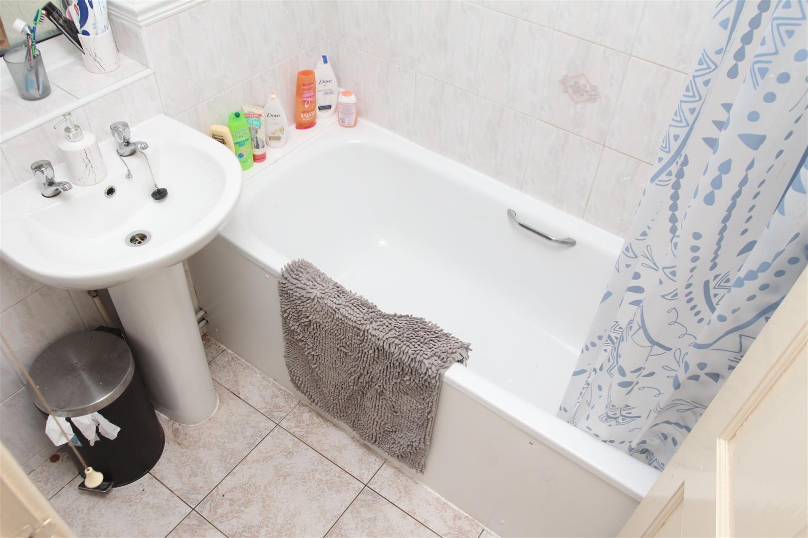 Flat John Place in Pontypridd