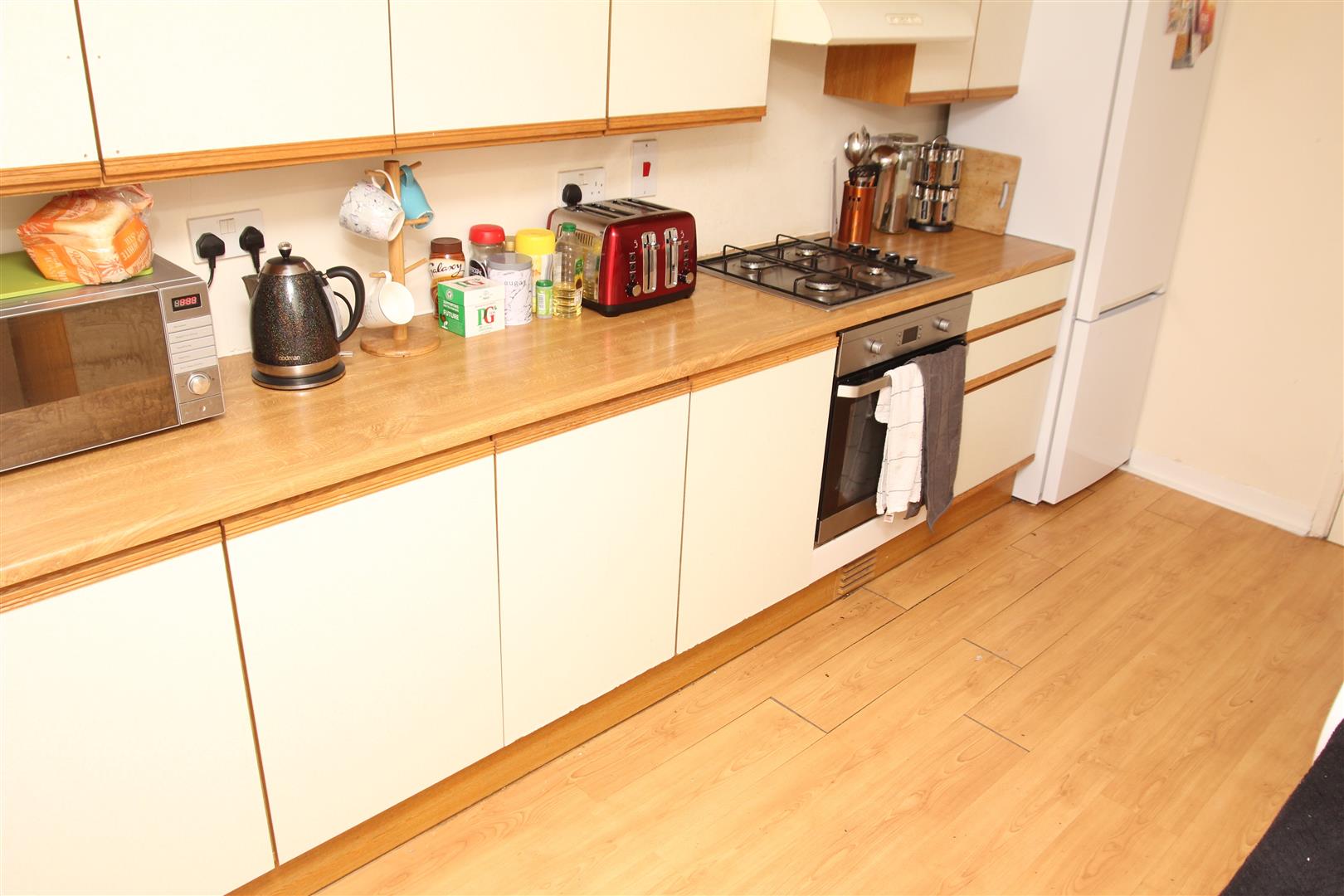 Flat John Place in Pontypridd
