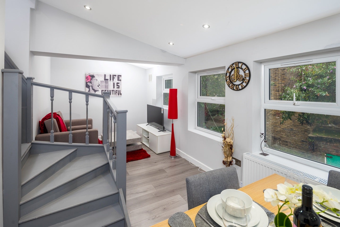 Flat Caedmon Road in Greater London
