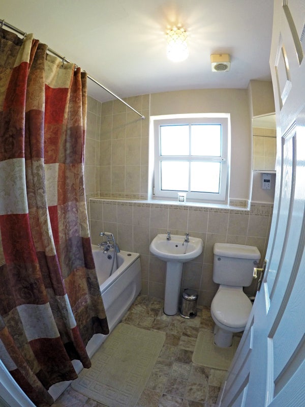 Room Matthews Drive in Newtongrange