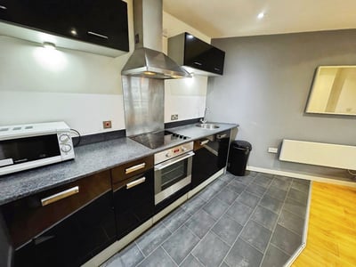 Flat Marsh Lane in Leeds