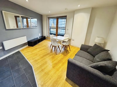 Flat Marsh Lane in Leeds