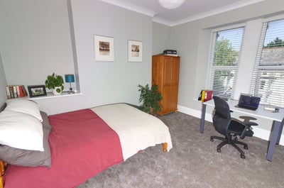 Room Alexandra Road in Plymouth