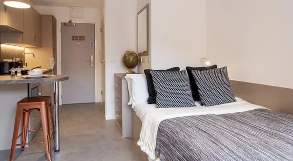 Room Dean Street in Bristol