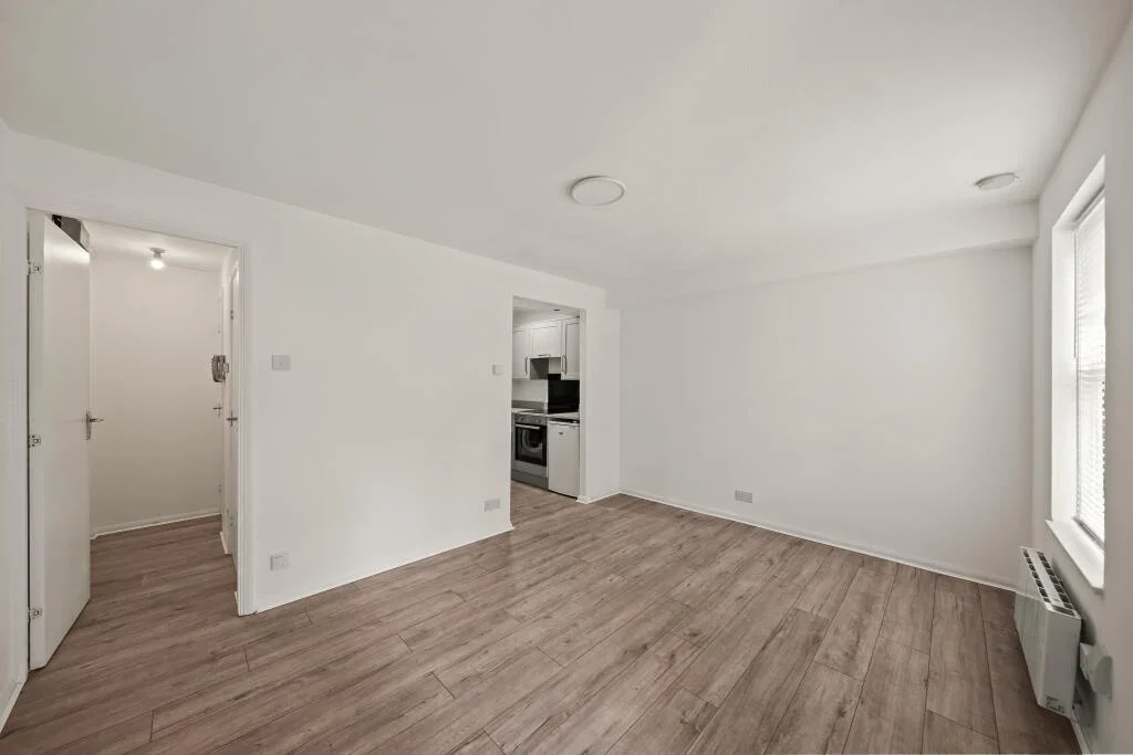 Flat Shinners Close in Greater London