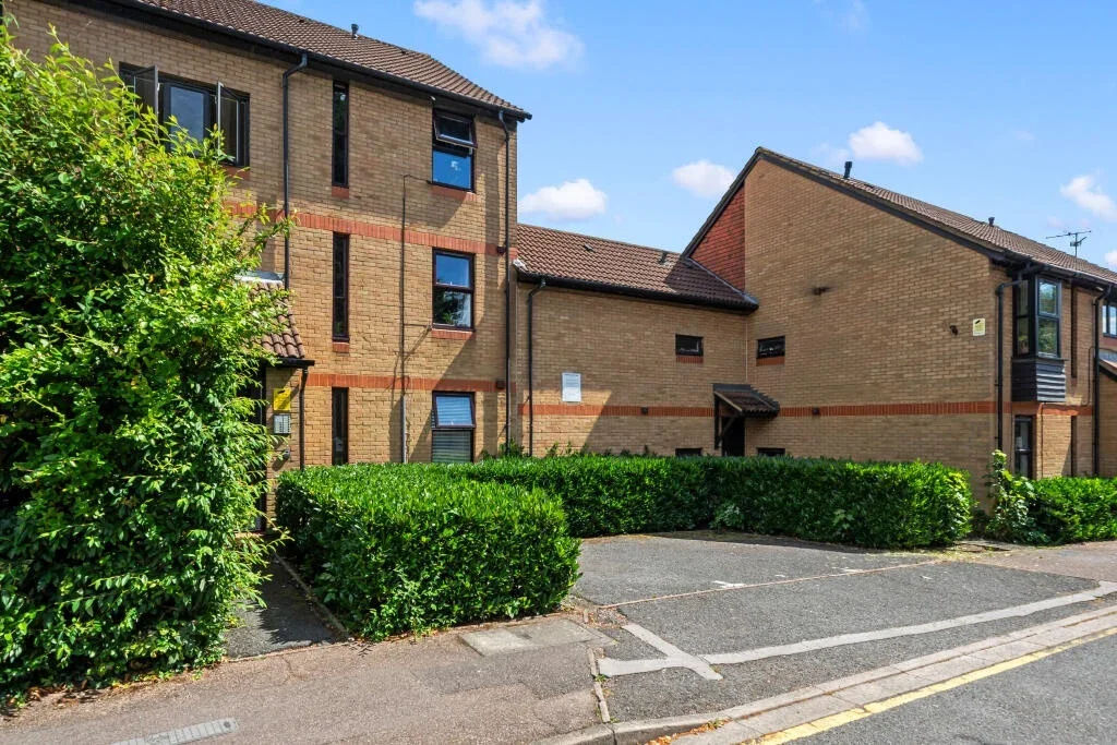 Flat Shinners Close in Greater London