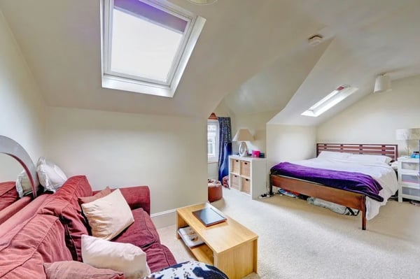 Flat East Hill in Greater London