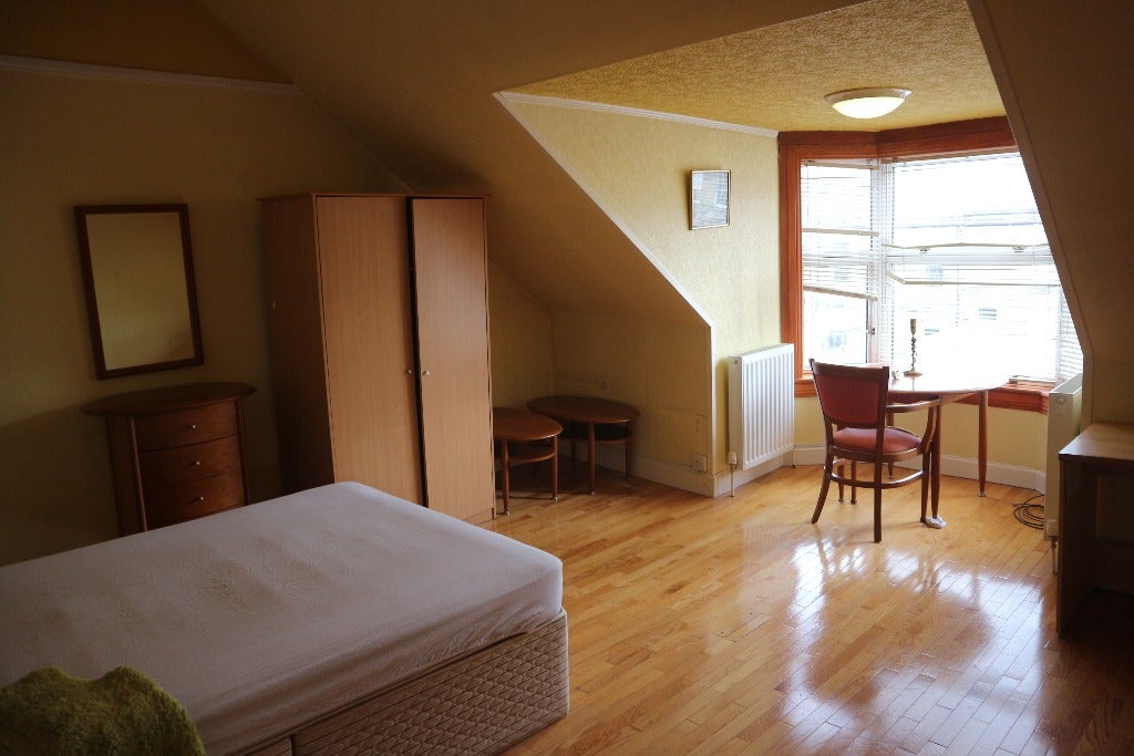 Room Newington Road in City of Edinburgh