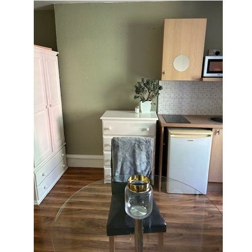 Room Claverton Street in City of Westminster