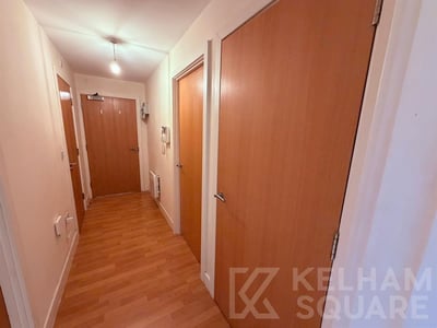 Flat Holywell Heights in Sheffield