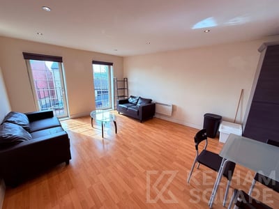 Flat Holywell Heights in Sheffield