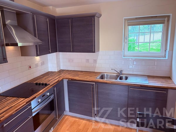 Flat Holywell Heights in Sheffield