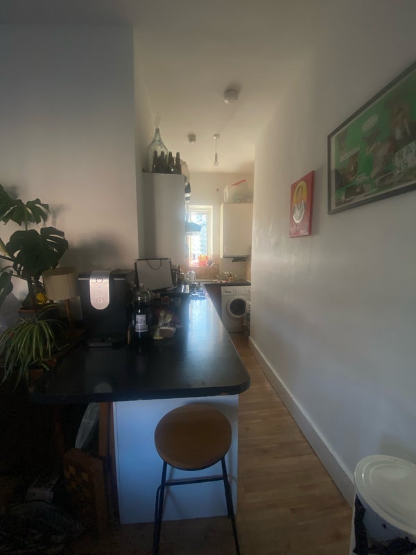 Room Wells Yard in Greater London