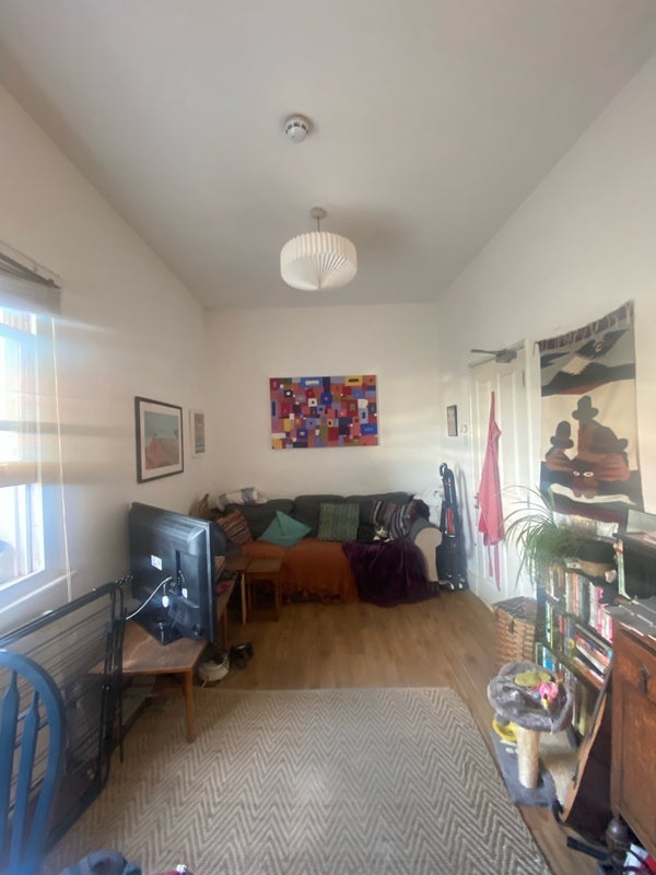Room Wells Yard in Greater London