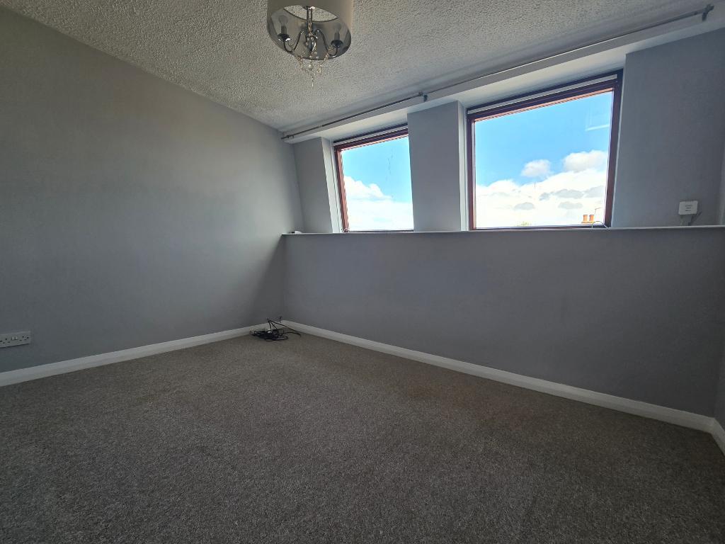 Flat Southchurch Road in Southend-on-Sea