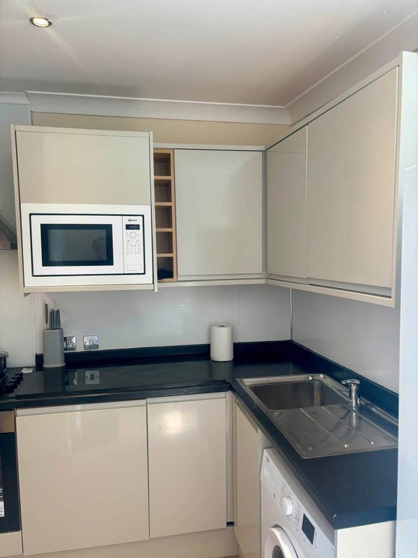 Room Barnton Avenue in City of Edinburgh