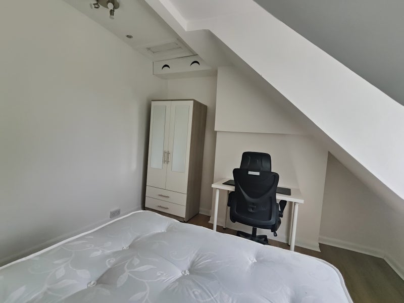 Room Gillott Road in Birmingham