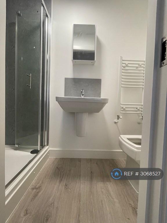 Flat Great Cambridge Road in Greater London
