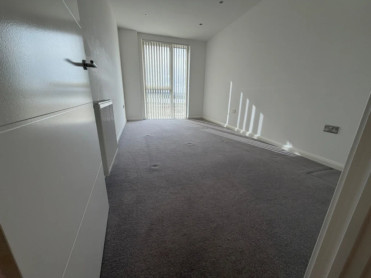 Flat Kings Hill in Greater London