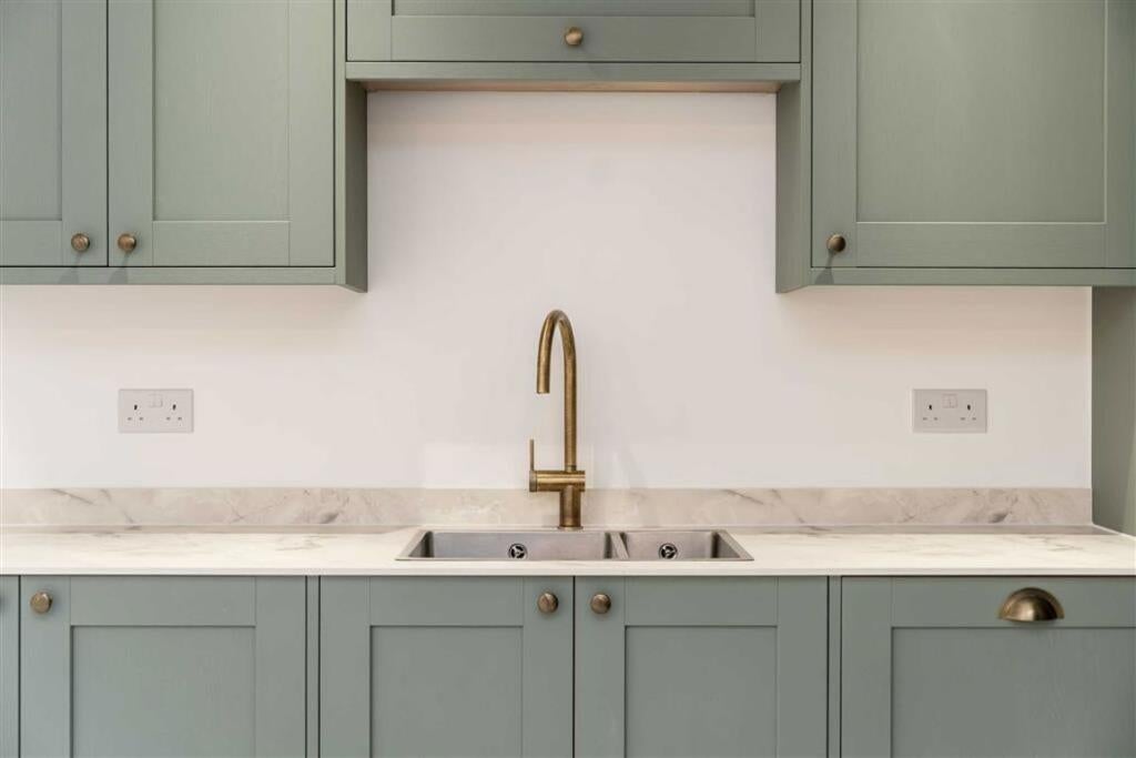 Flat Cobbold Road in Greater London