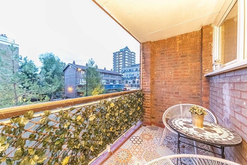 Flat Mintern Street in Greater London