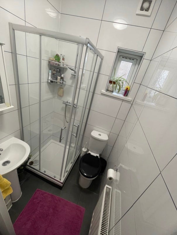 Room Lea Bridge Road in Greater London