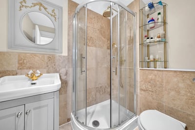 Flat Highbury Park in Greater London