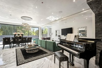 House Waggon Road in Greater London
