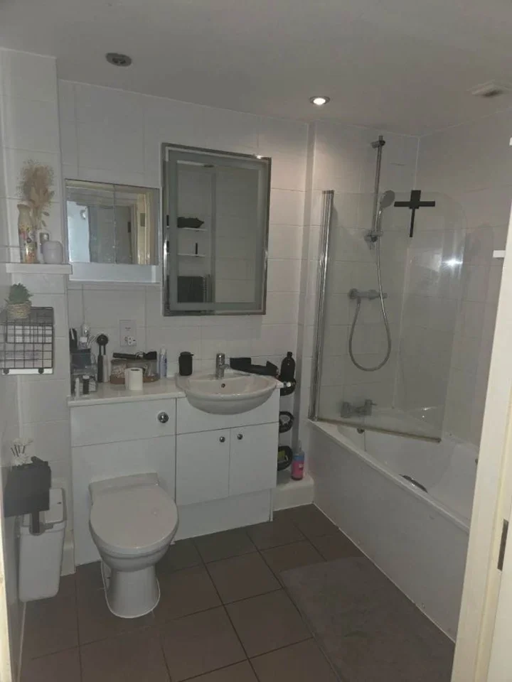 Room Apple Grove in Greater London