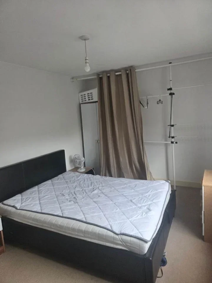 Room Apple Grove in Greater London