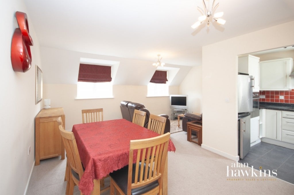 House Hart Close in Royal Wootton Bassett