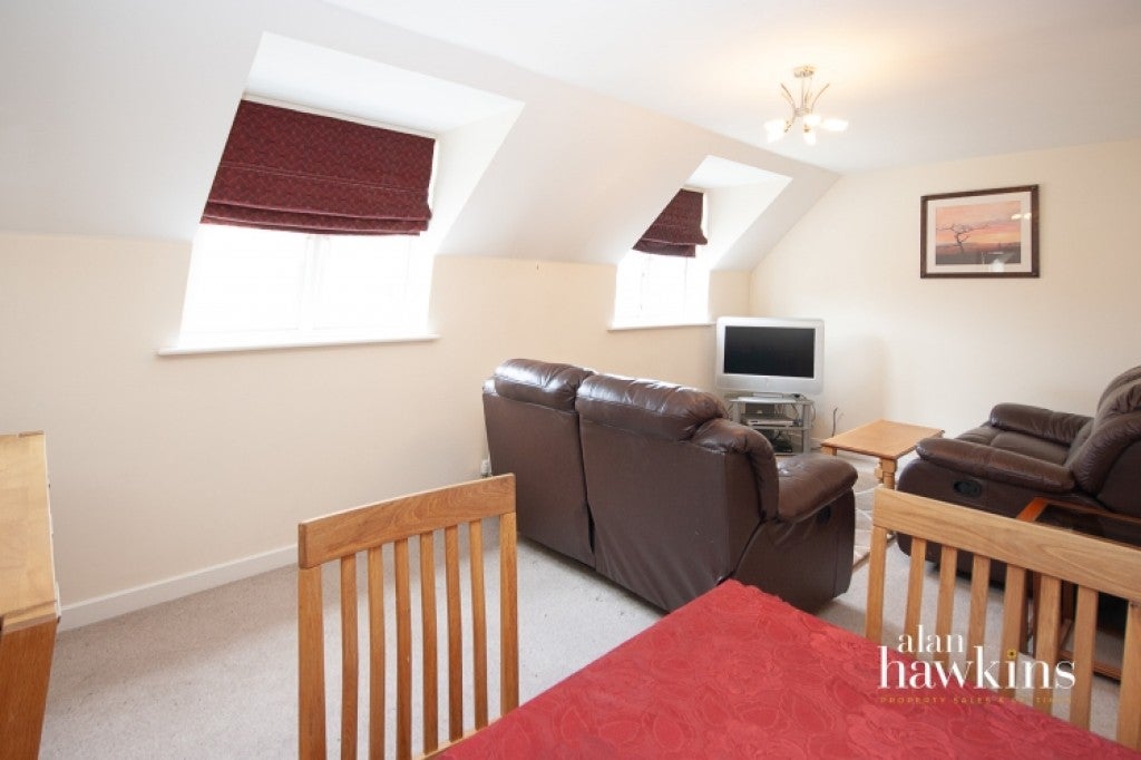 House Hart Close in Royal Wootton Bassett