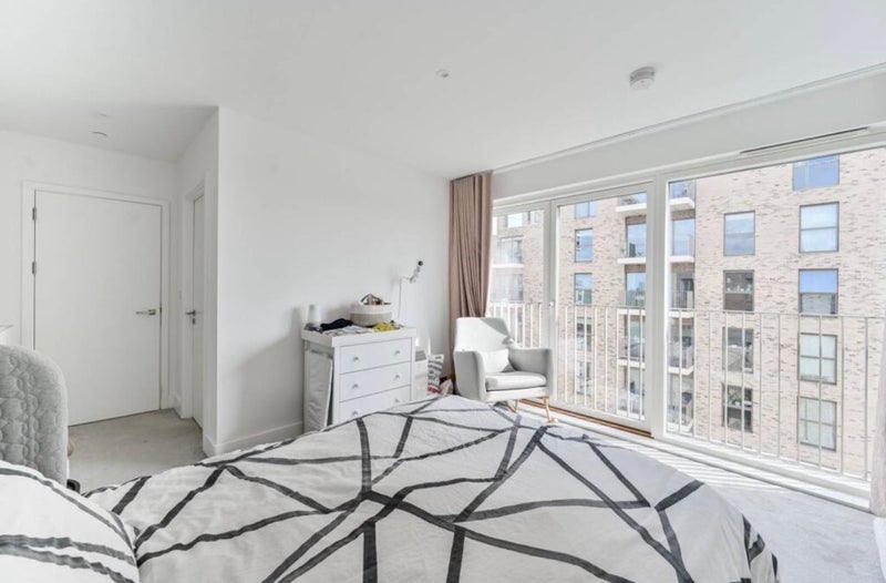 Flat Pegler Square in Greater London