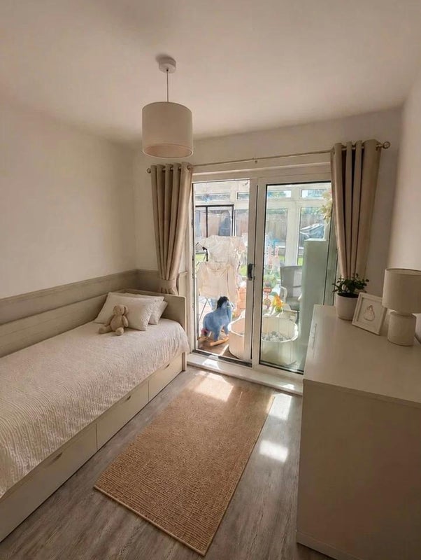 Room Bagnell Road in Bristol