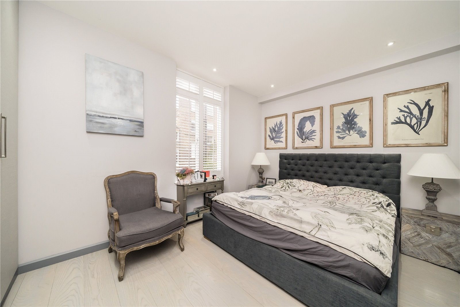 Flat Palace Gardens Terrace in Greater London