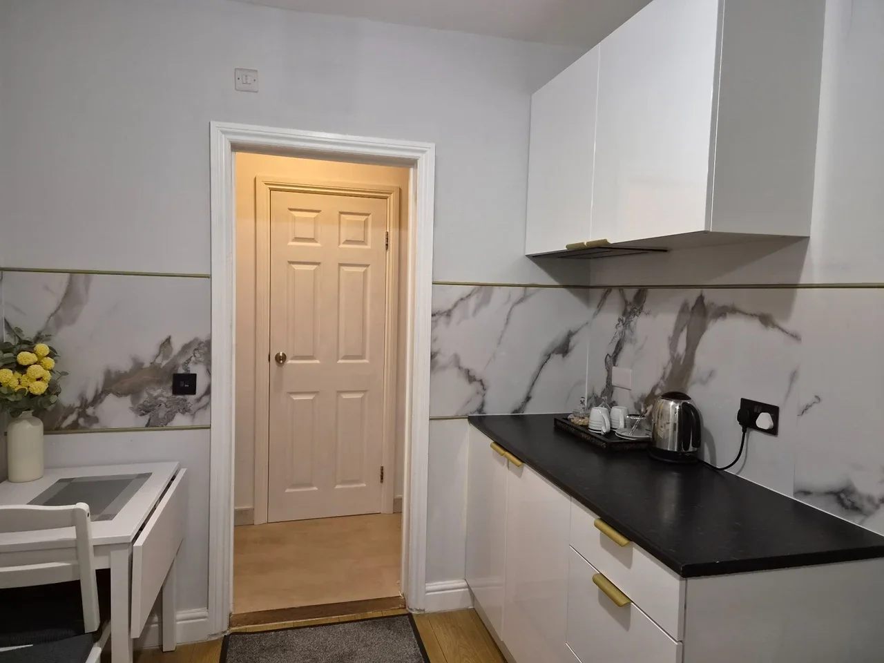 Room South Way in Greater London