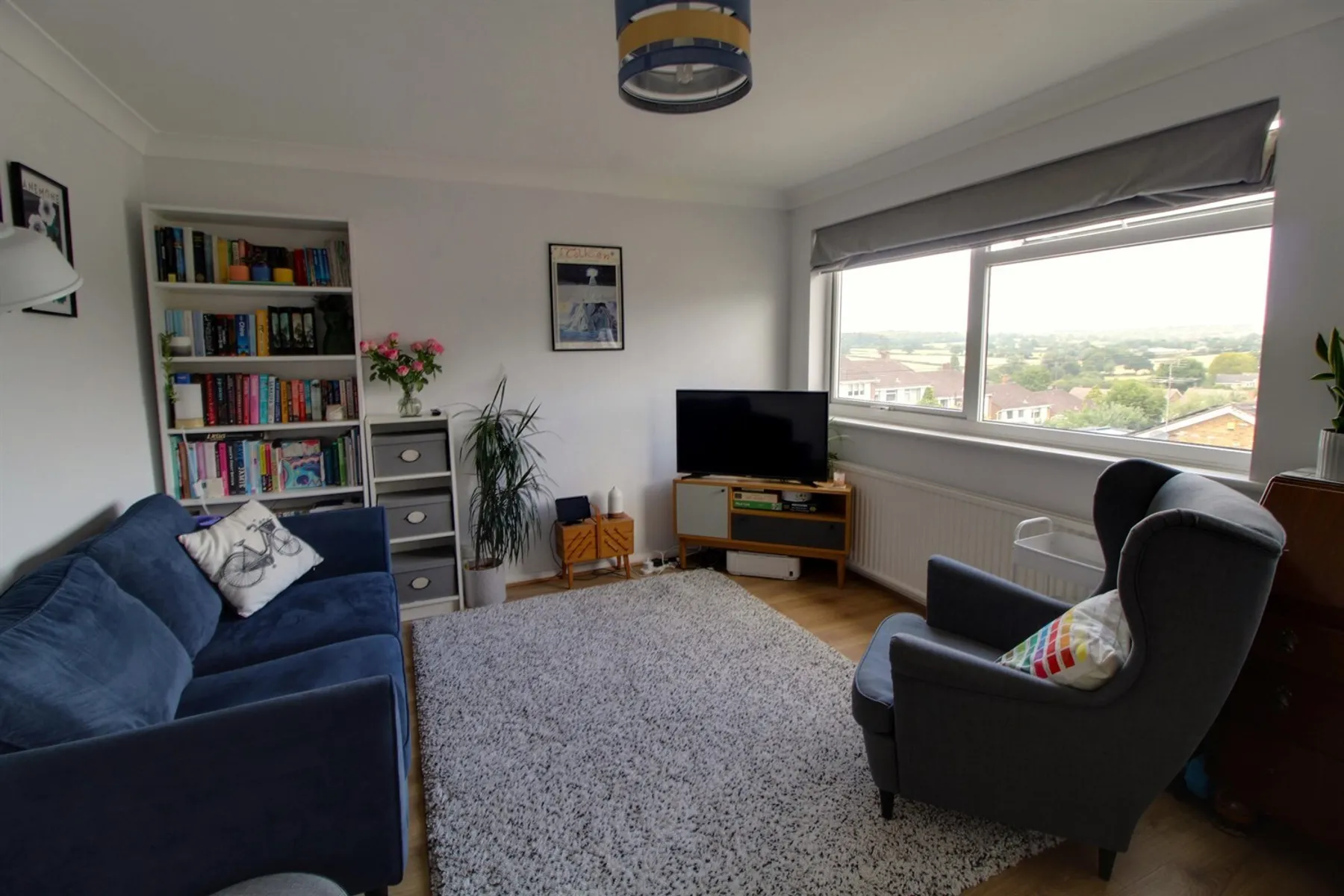 Flat Valley Fields Crescent in Greater London