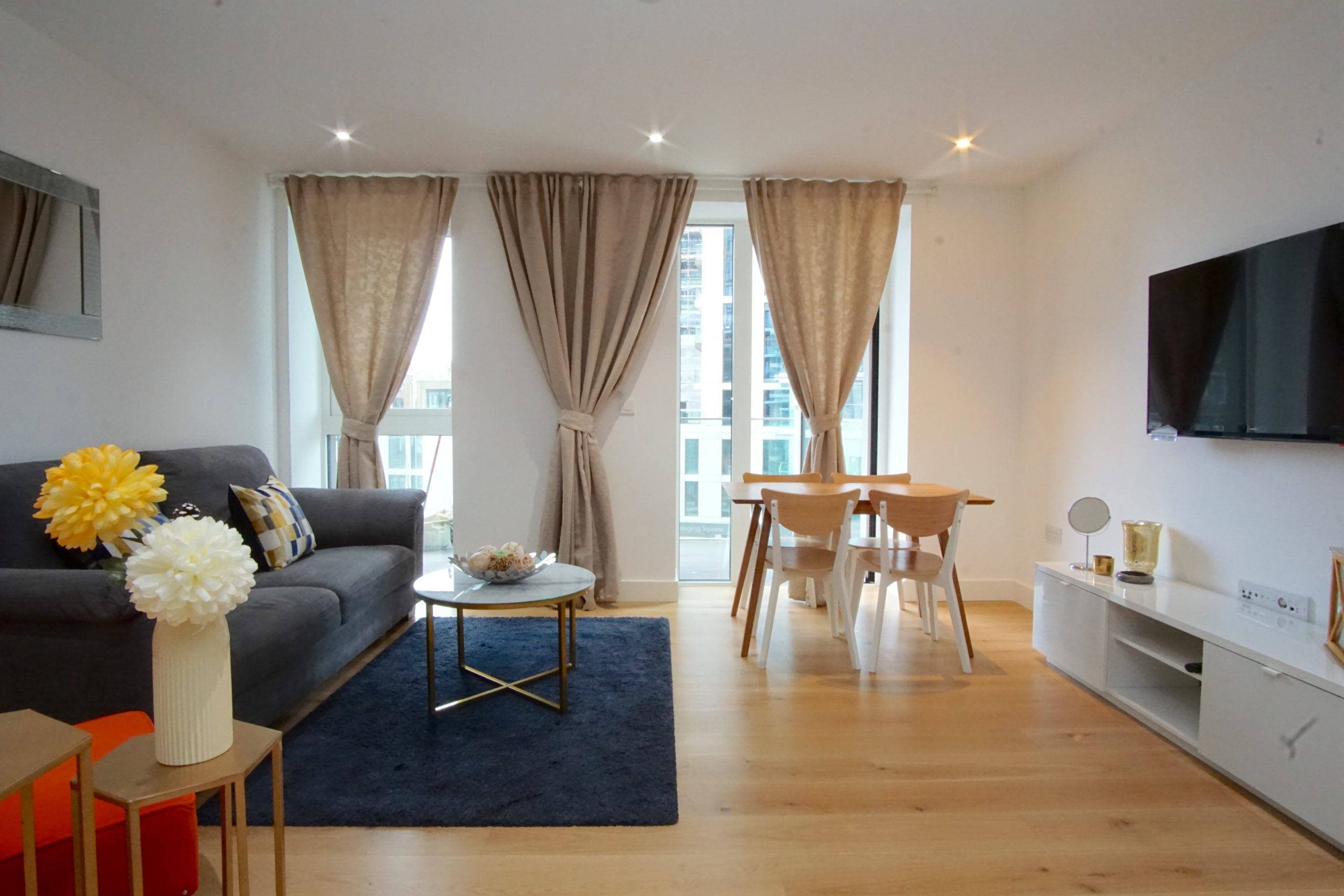 Flat Merino Gardens in Greater London