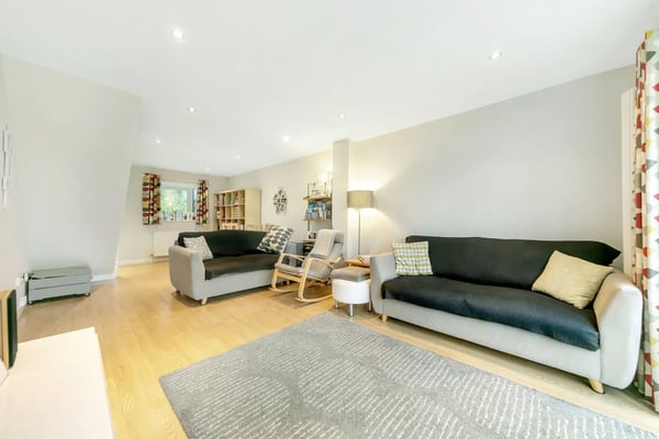 House Nightingale Lane in Greater London