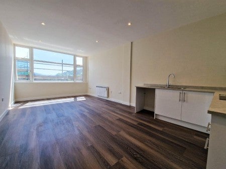 Flat George Street in Stroud