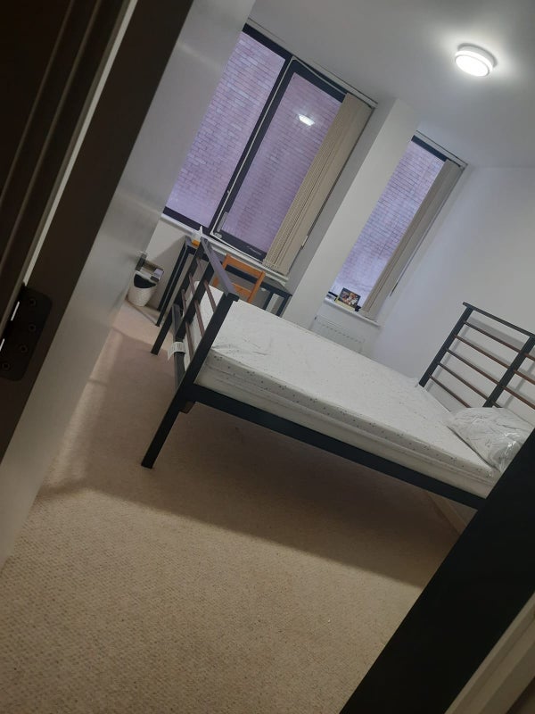 Room High Street in Maidenhead