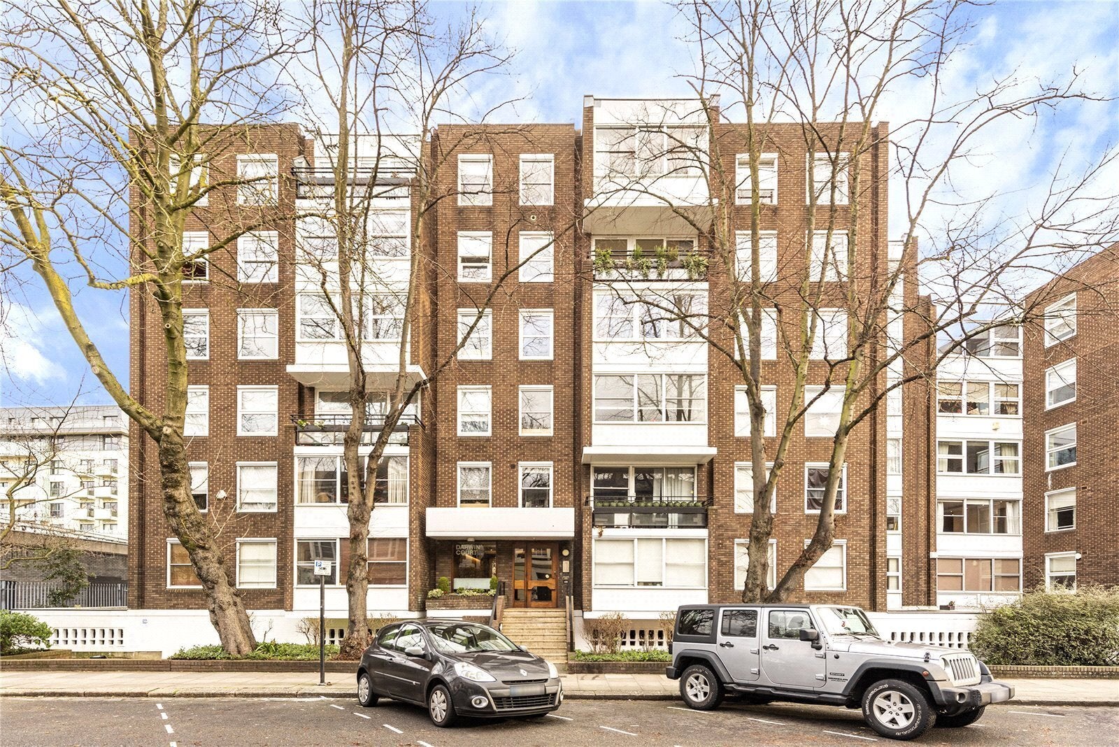Flat Gloucester Avenue in Greater London