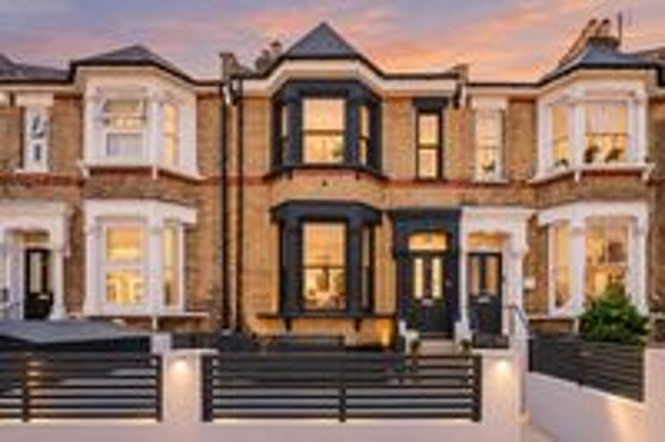 House Grayling Road in Greater London