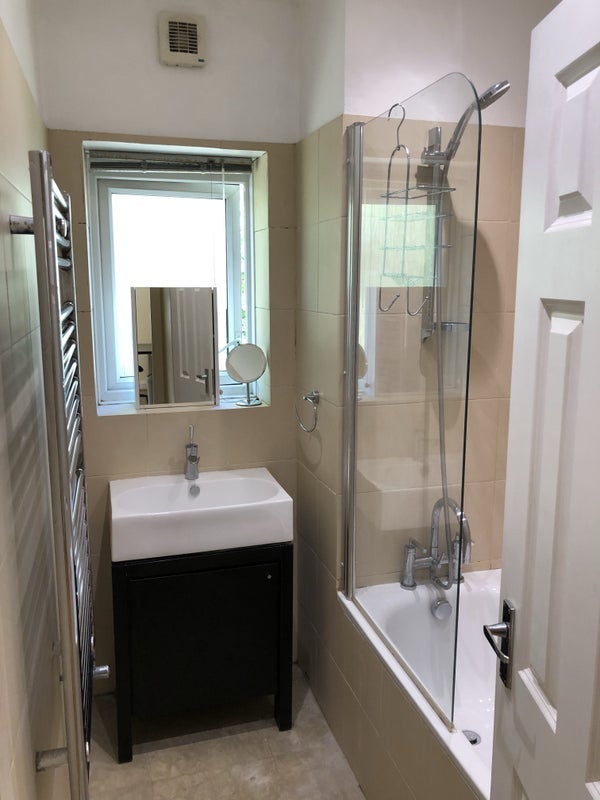 Room Cavendish Street in Greater London