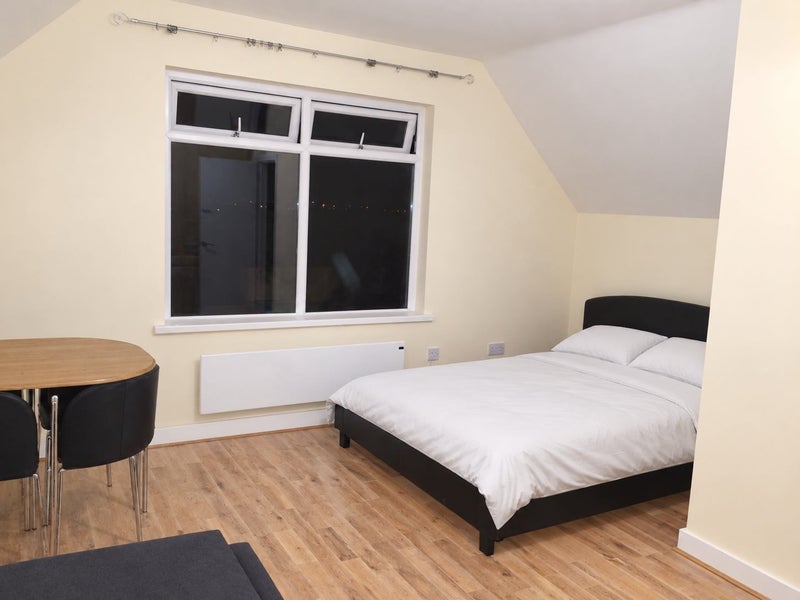Room Tennison Road in Greater London