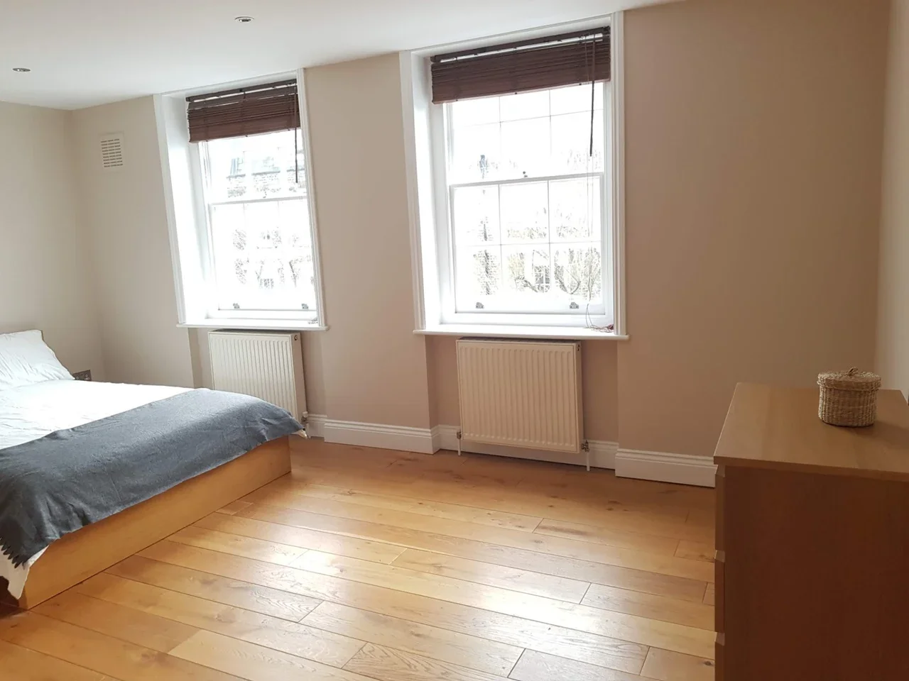 Flat Barnsbury Street in Greater London