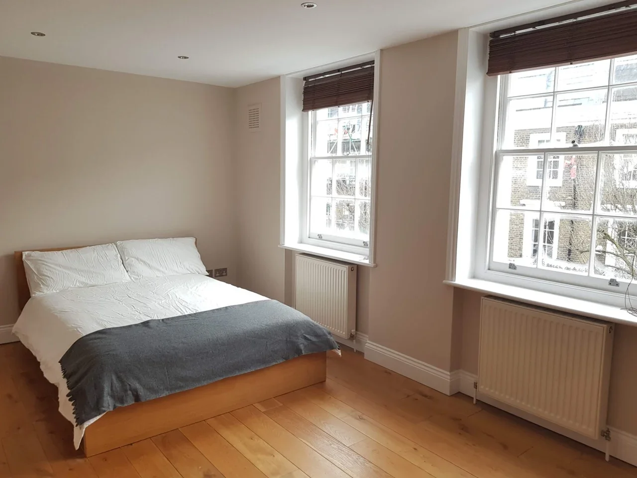 Flat Barnsbury Street in Greater London