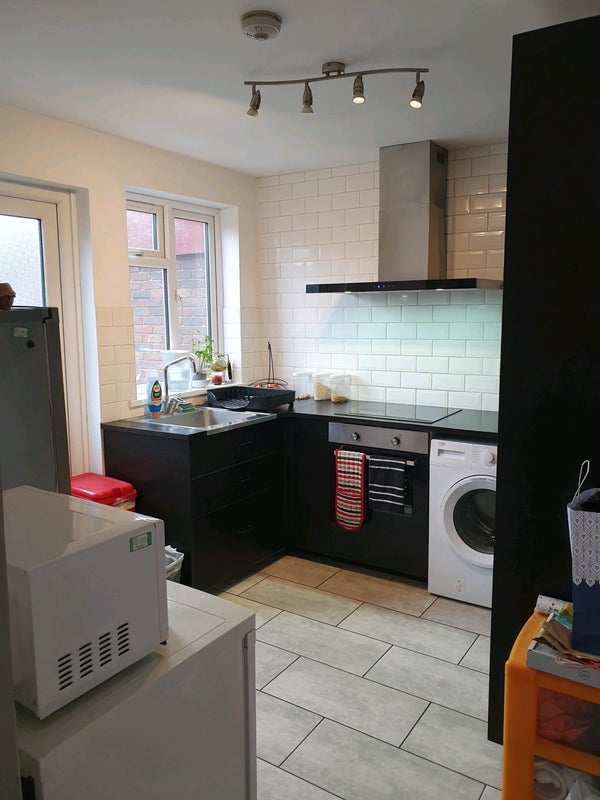Room Bisson Road in Greater London