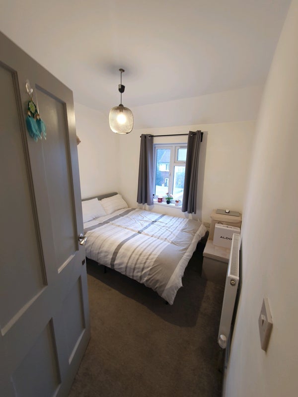 Room Bisson Road in Greater London