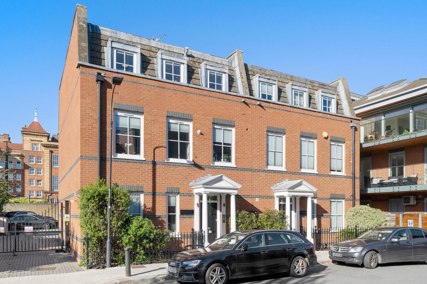 Flat Fulham Palace Road in Greater London